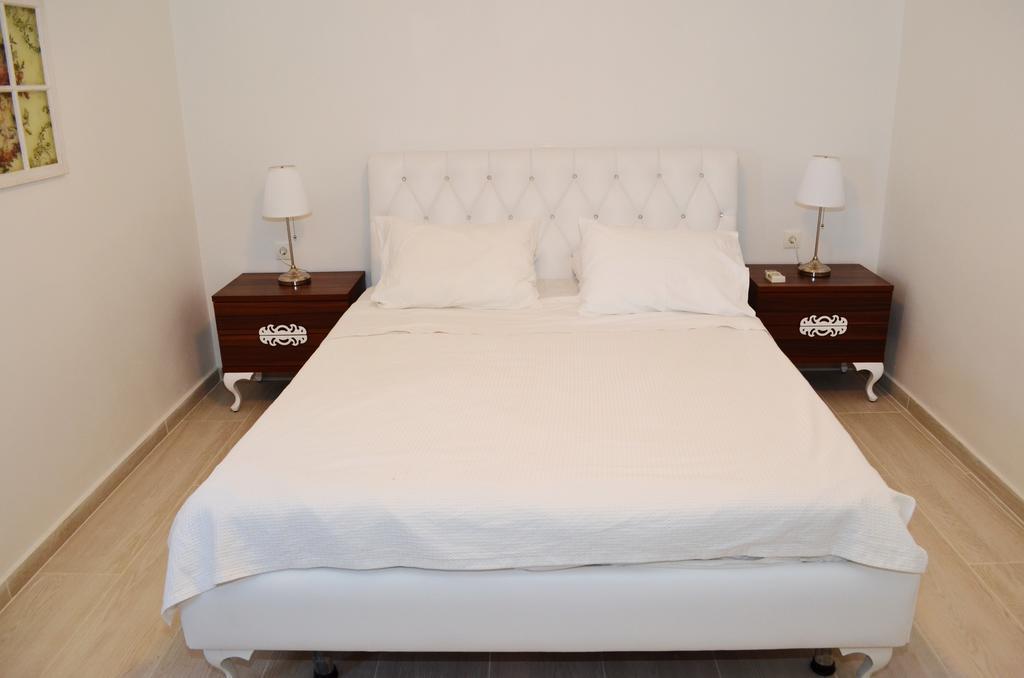 Villa Aristoteles Chalki Town Room photo